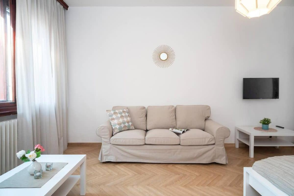 Convenient Apartment In The Heart Of Downtown Budapest Bagian luar foto
