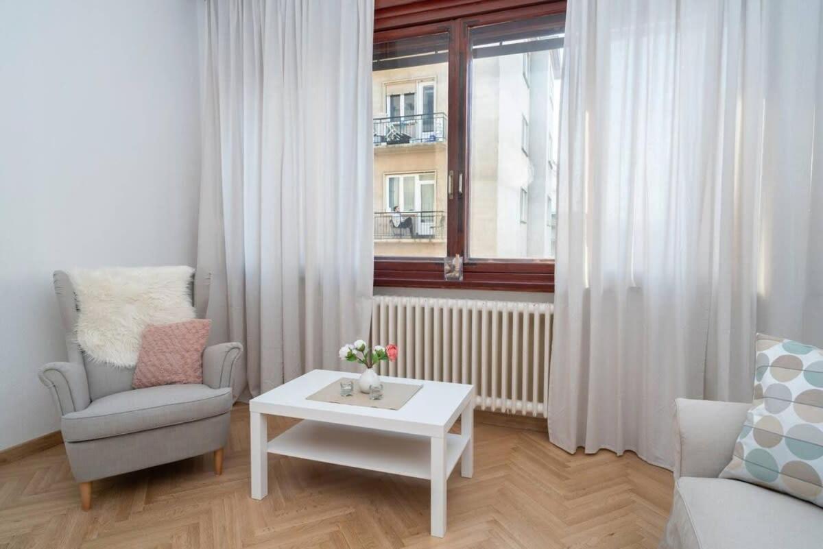 Convenient Apartment In The Heart Of Downtown Budapest Bagian luar foto